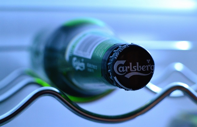 Hold dine drikkevarer kolde med Coca Cola mini køleskab